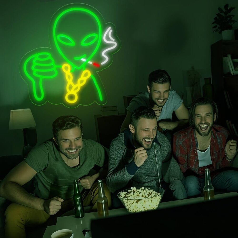 Alien Neon Sign - Picture 2 of 5